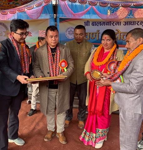 Ghedung घेदुङका संघीय सचिव लामाद्वारा विद्यालयमा अक्षयकोष स्थापना