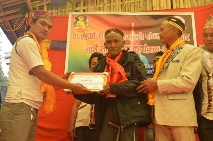 Shankhubasaba २८५५ औं सोनाम ल्होछारको अवसरमा जेष्ठ नागरिक सम्मानित