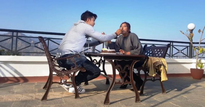 आकाश र आँचल सुटुक्क धुलिखेलमा