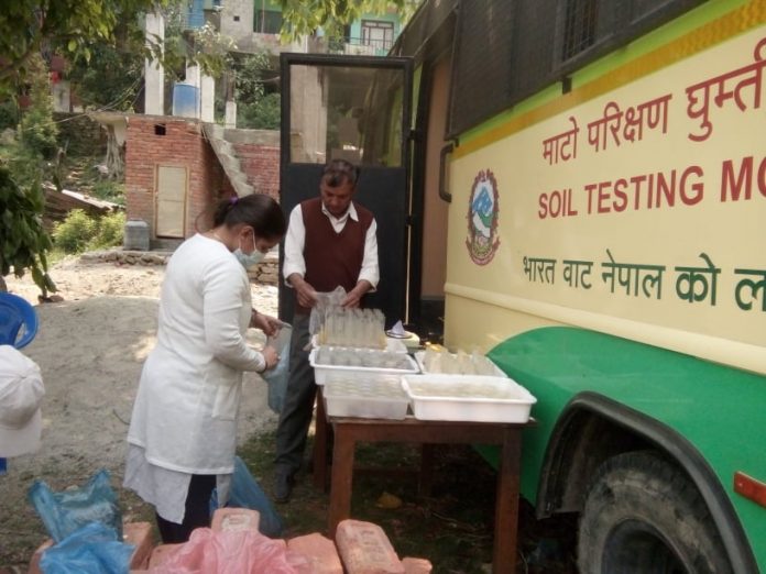 Mato pari6en चौरीदेउरालीको आयोजनामा माटो परिक्षण शिविर, किसान खुशी