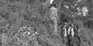 धुलिखेलमा एकाविहानै झुण्डेर आत्महत्या