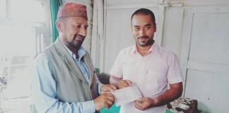 काभ्रेका वाईसिएल अध्यक्ष श्रेष्ठद्वारा पाँचखाल खानेपानीलाई २ लाख सहयोग