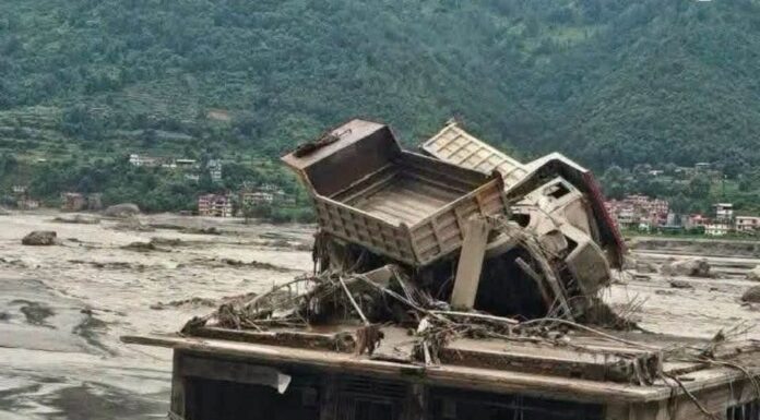 रसुवाको बाढी : विपदमा वास्तविक पीडितसम्म अझै किन पुगेन सरकार ?