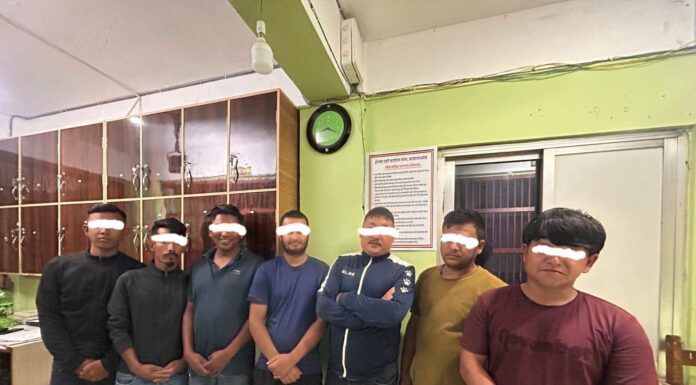 जुवातास खेलिरहेको अवस्थामा होटेल सञ्चालक सहित तेमालका ६ जना पक्राउ