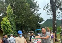 बाढीले उजाडेको भान्सा पुनःसजाउन तामाङ राष्ट्रिय मुक्तिमोर्चाको राहत